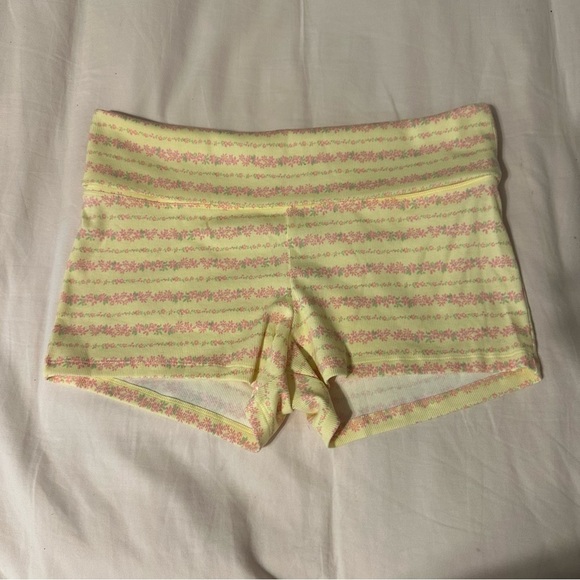 Y2K PINK Victoria Secret Floral Foldover Shorts - Picture 1 of 3
